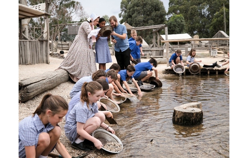 Tour Du Lịch Úc: Melbourne - Ballarat – Bacchus Marsh - Canberra - Sydney