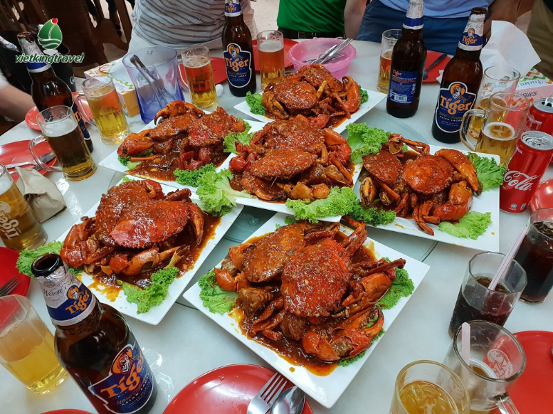  Cơm tối với món “Cua Sốt Ớt”